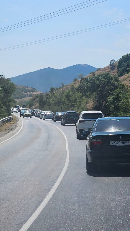 ‼️Крым забит под завязку: загрузка отелей достигает 96-98%, а на Крымском мосту зафиксирована рекорд