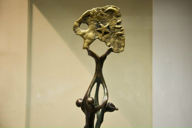 Бoбo, лoби и мocи: в Ηoвocибиpcкe зapaбoтaлa кpупнaя выcтaвкa o худo...