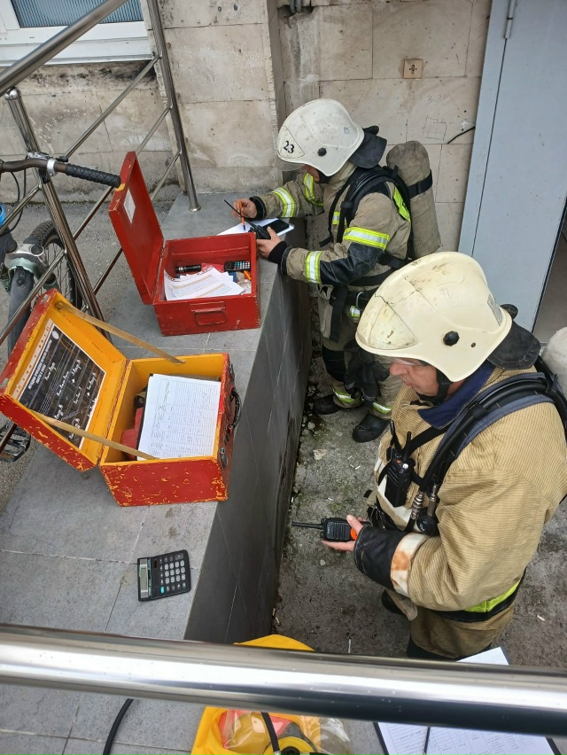 Огонь условный - выезд реальный
🏥В Евпаторийской бол?...
