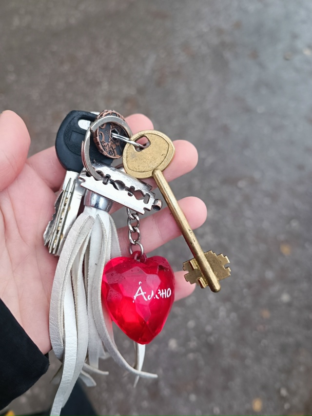 Ежедневно в 21 час по местному времени Ваши вопросы.
1⃣ ...