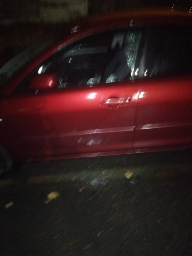 ❗❗❗❗❗❗❗❗❗❗
Школьный 5, разбито окно!!!! Чëтко снять...