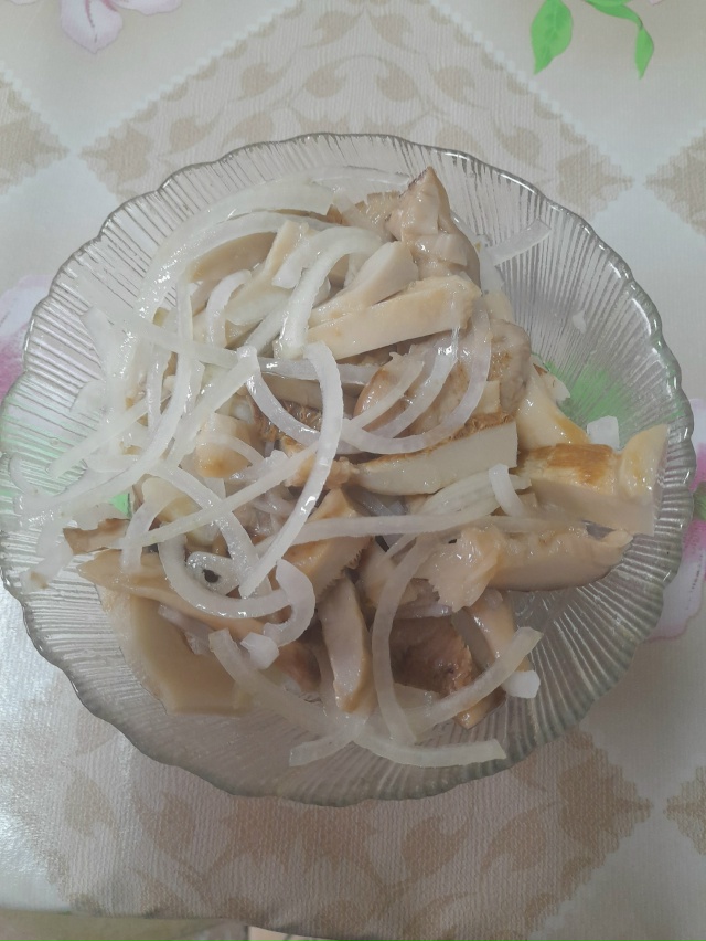 Продам грибы грузди. Двухлитровая банка 1100. тел. 89328549795