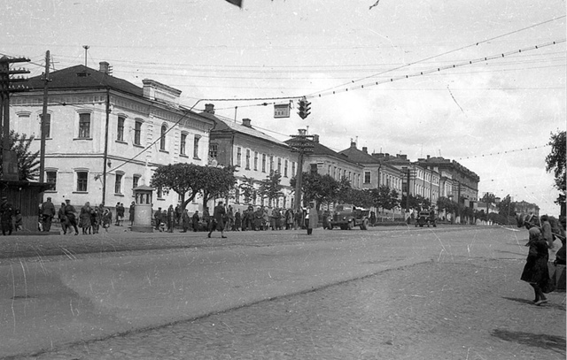 1) Миллионная улица
1900-1916
Сейчас – Октябрьская улица.
...