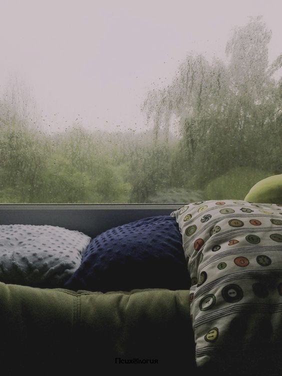 Не знаю как вы, но я очень люблю дождь с грозой.