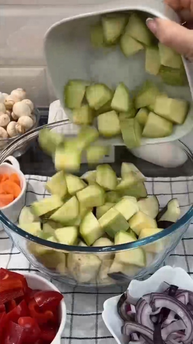 Запечённые овощи в маринаде - лучшее дополнение к любо?...