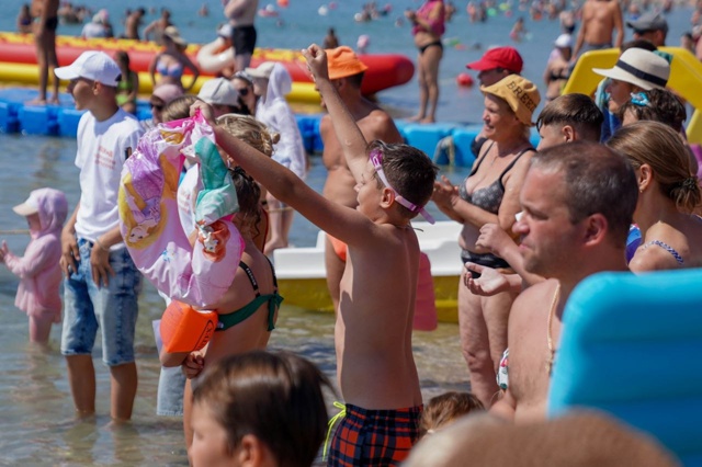Сегодня мы отмечаем традиционный для нашего города пр?...