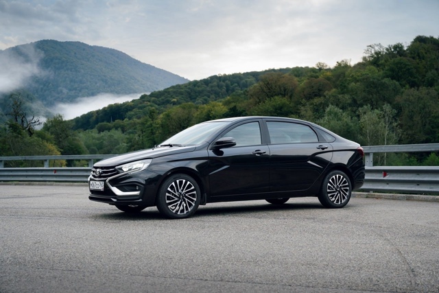 Шейхи купили единственную в ОАЭ Lada Aura за рекордные 2,6 м?...