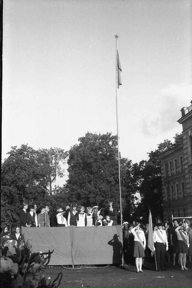 1.09.1985. школа 415
#фото #какбылораньше #петергоф