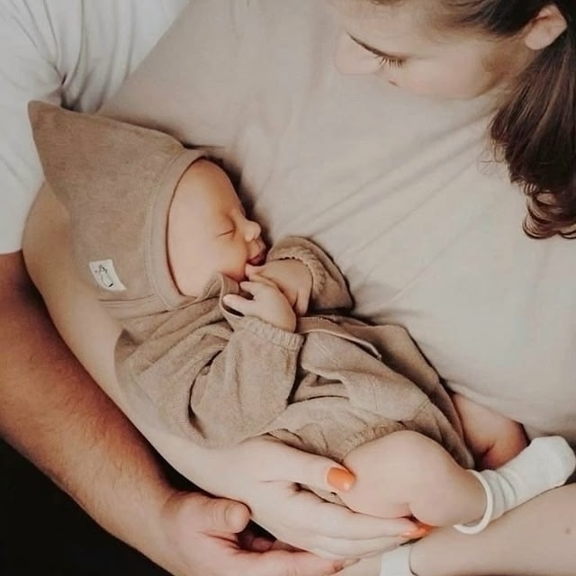 Я тебя рожатель,
Я тебя кормитель,
В щёки целователь,
?...