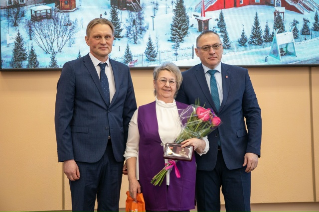 🏙️ В АДМИНИСТРАЦИИ НАРЬЯН-МАРА ТОРЖЕСТВЕННО ОТМЕТИЛ?...