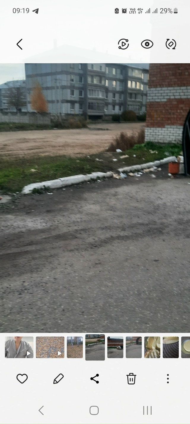 Я понимаю, открыли кафе, наверное, вкусненько, уютненьк...