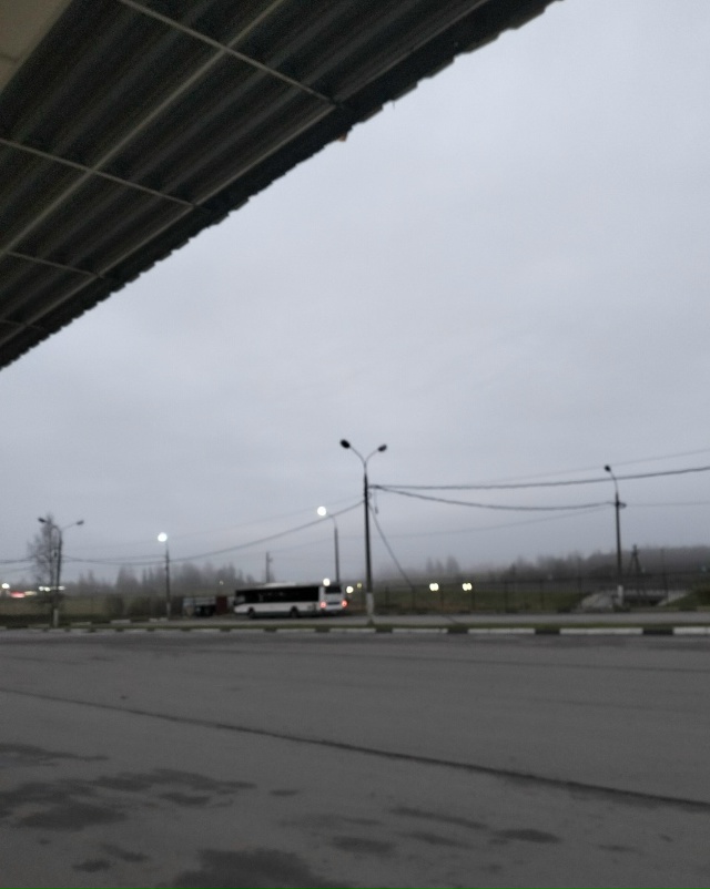 Рижское ш, 4. На территории автовокзала не работают фон?...