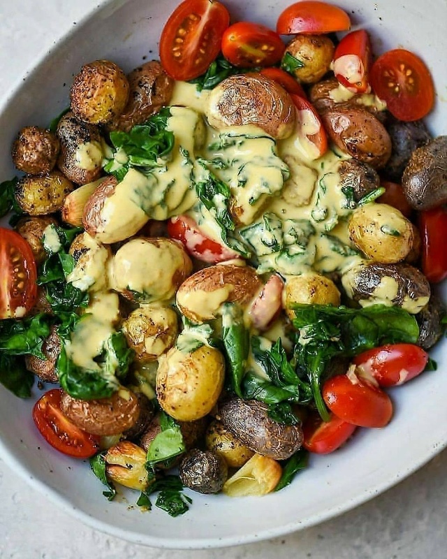 Топ 10 вкуснейших салатов на праздничный стол
Рецепты ?...