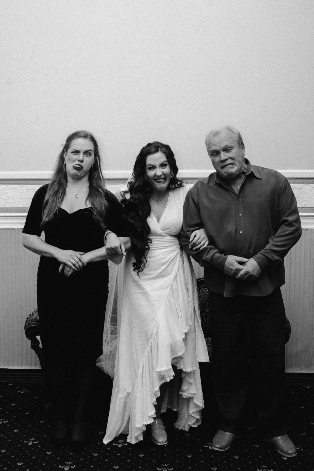 Хочу поделиться нашей камерной свадьбой. Очень рады, ч?...