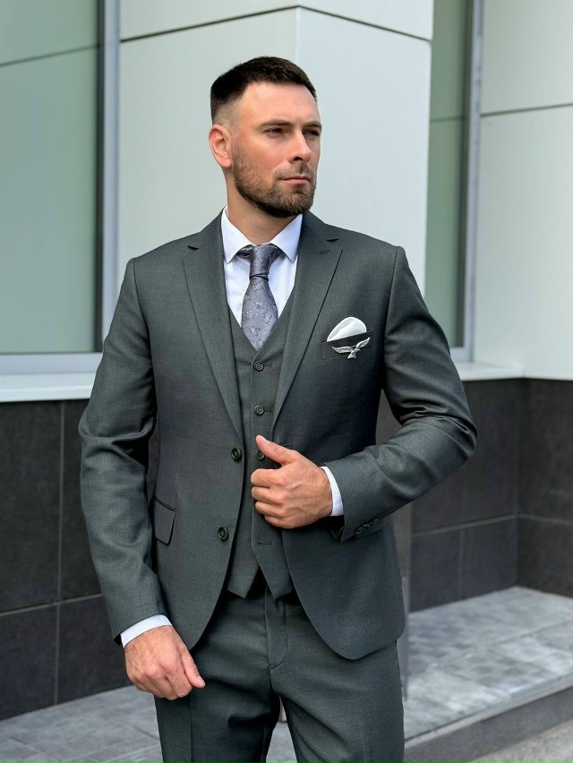 Бесплатно подшив брюк при покупке костюма до конца мес...