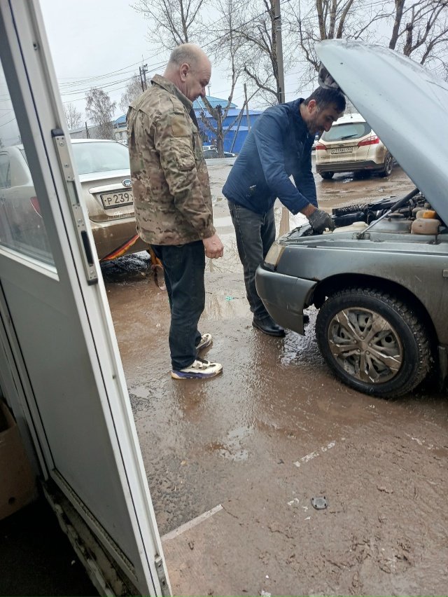 Здравствуйте. Хотелось бы поблагодарить мужчину, кото?...