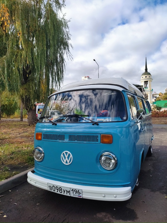 День вчера был хорош. Только тени уже длинные... Ещё обя?...