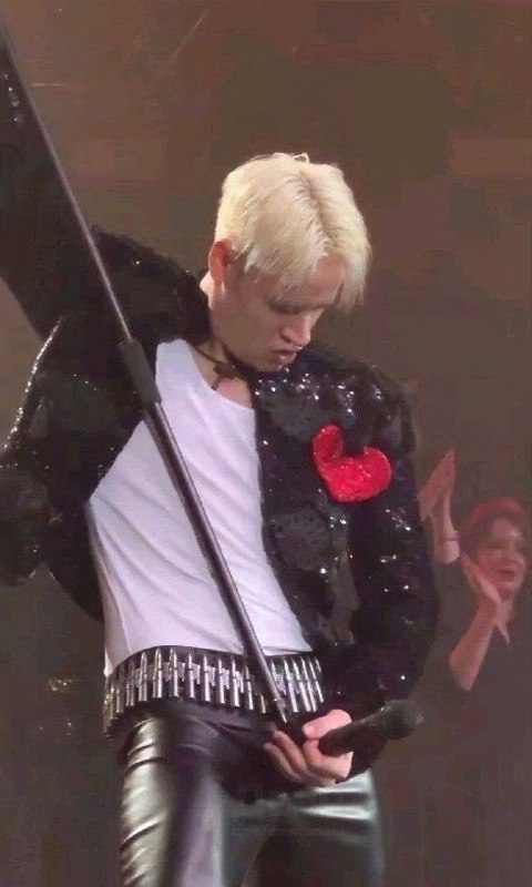 У Шамана на концертах всё стабильно