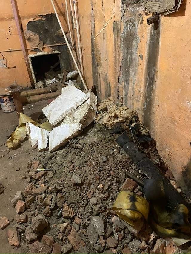 Вот в таком состоянии находится тепловой узел в доме 7 ?...