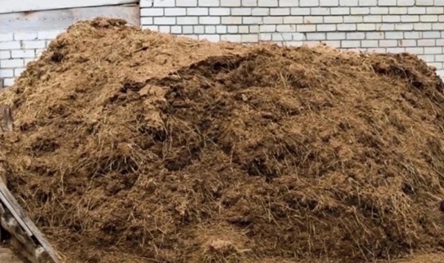 Продам навоз, машина ЗИЛ-130. Все вопросы по телефону +79211...