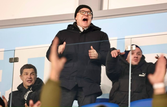 Народный губернатор! 😉
Губернатор Челябинской обла?...