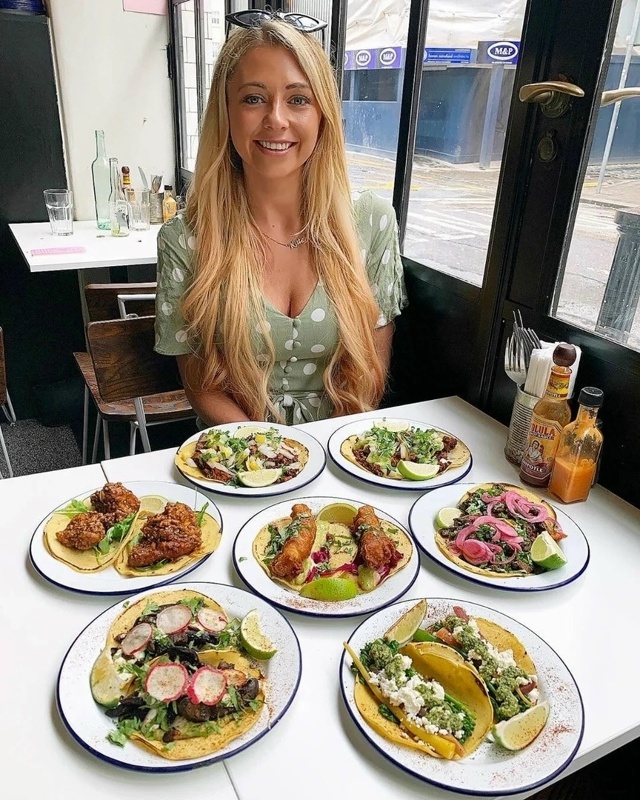 Кейт Овенс блогерша из Великобритании с очень большим ...