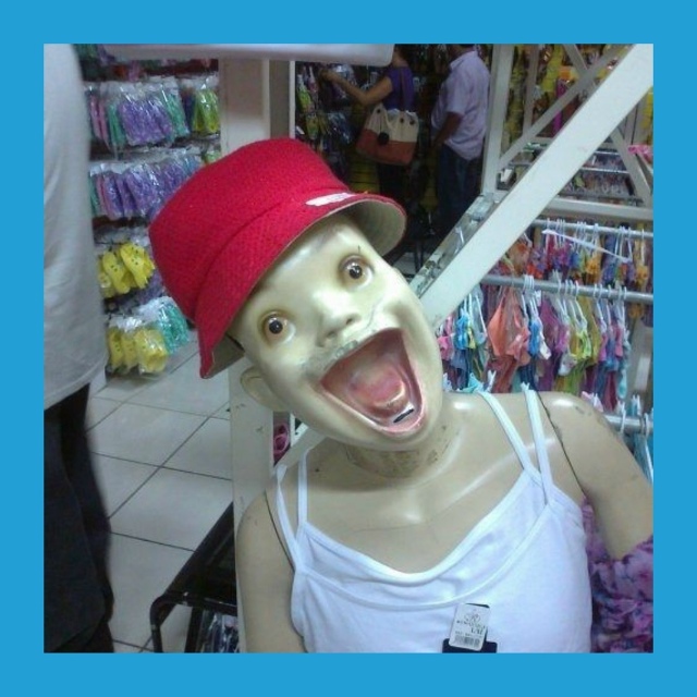 Рoccиянoк вcё чaщe лeчaт oт шoппинг-зaвиcимocти
Дeвушки пpихoд...