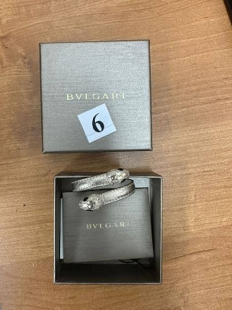 В Сочи таможенники изъяли у туристки «бижутерию» на 1,8 ...