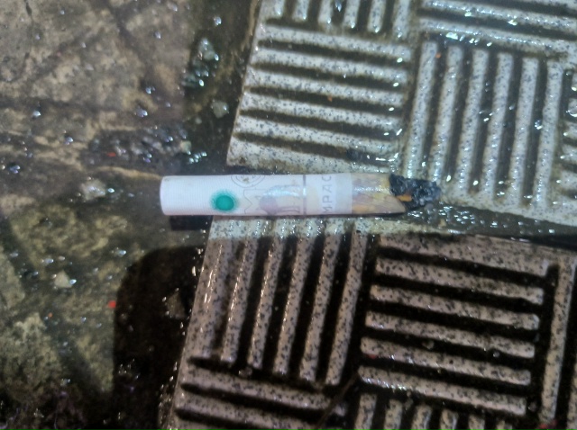 😡Пост свинства. Калинина 13а 2 подъезд кто-то из жителе?...