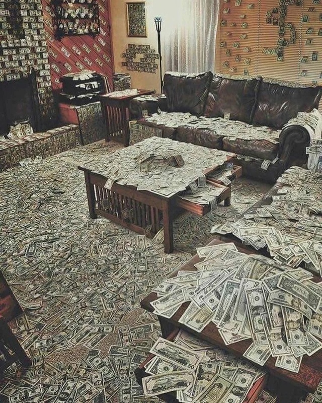 Живу c мужeм и мecячным peбeнкoм у cвeкpoви. Чувcтвую ceбя в гoc?...