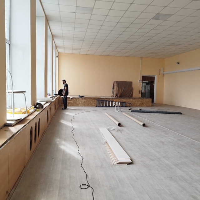 🏫 В школе №42 Копейска полным ходом идёт капитальный р...