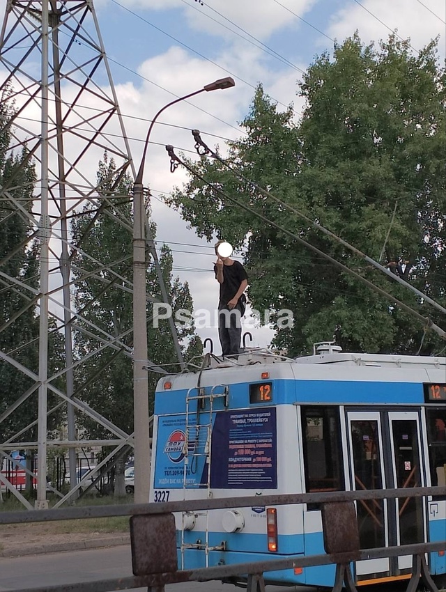 Юный тимуровец проверял качество мытья общественного ...