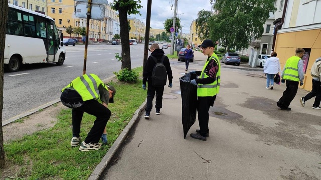 👉Смоленские подростки внесли вклад в благоустройств?...