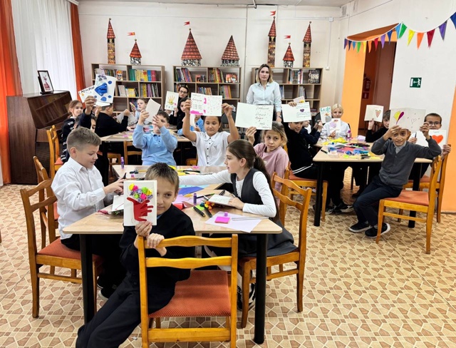 ??‍?В середине осени празднуется молодой, но очень...