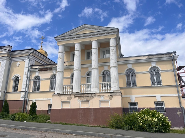 Завершены работы по ремонту фасада и ограды Благовеще?...