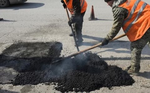 В Петергофе и Стрельне привели в порядок проблемные уч...