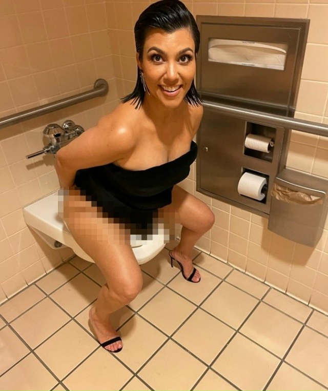 Кажется, Трэвис Баркер не испытывает стеснения, публик...