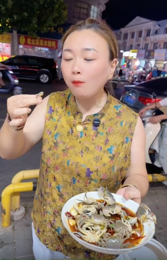 Саранча боится лететь в Китай. 😱🤣