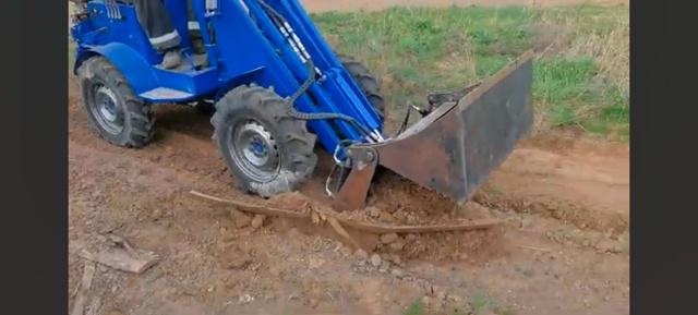 УСЛУГИ МИНИЭКСКАВАТОРА, УСЛУГИ МИНИ ПОГРУЗЧИКА, мален?...