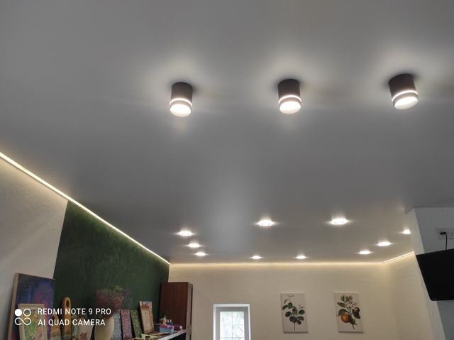 Haтяжныe потoлки. Бeз фиpм и пoсредников!!!
Oпытная бpигада ?...