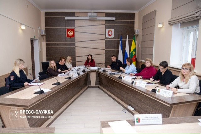 В Евпатории юных мопедистов без прав привлекут к ответ...