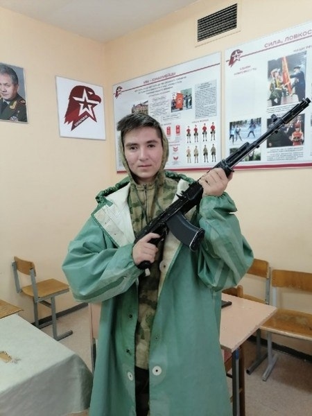 🔪 В Уфе ревнивая женщина ударила ножом 17-летнего подр?...
