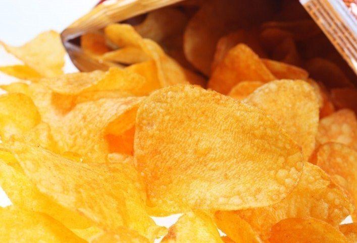 Россиянин попал в реанимацию после суперострых чипсов.
22-летний житель Ярославля получил химическ