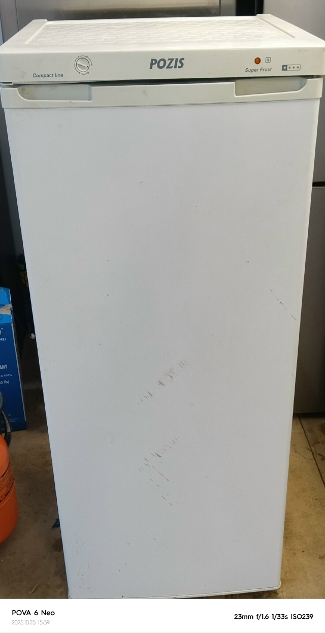 Продажа холодильников.и морозильная камери в исправн?...