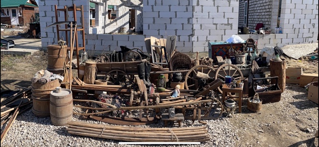 Купим дорого.
Предметы старины, старинную одежду, плат...