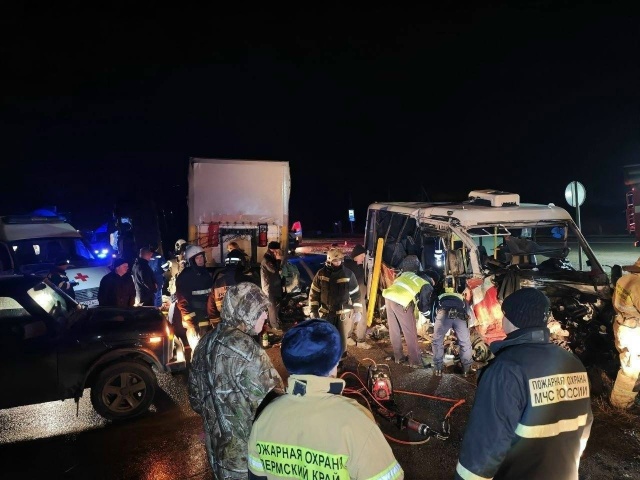 Троих пострадавших в ДТП под Кунгуром выписали из боль...