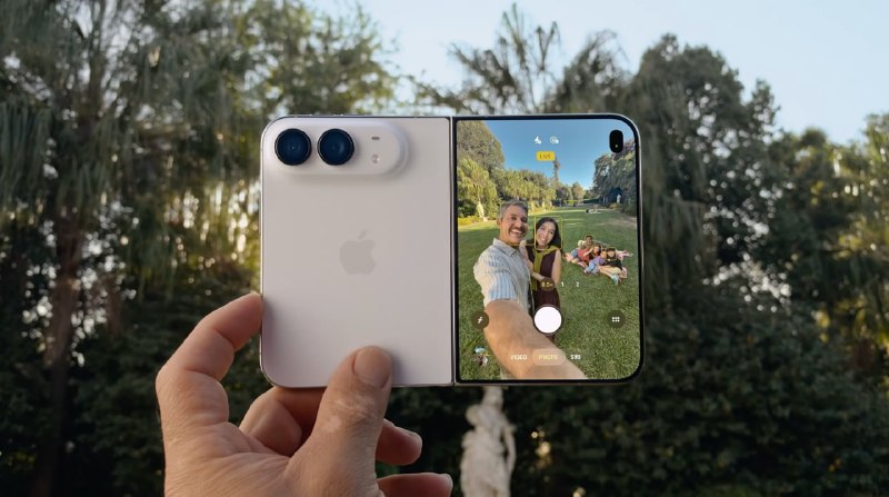 iPhone Duo
– Кастомная iOS 27, ее полностью адаптировали под складной дизайн, все анимации и перекл