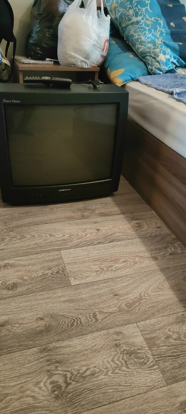 Отдам телевизор Daewoo рабочий, с пультом, самовывоз