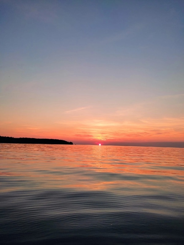 Закат над Рыбинским водохранилищем ❤
📷 Оля Рощина