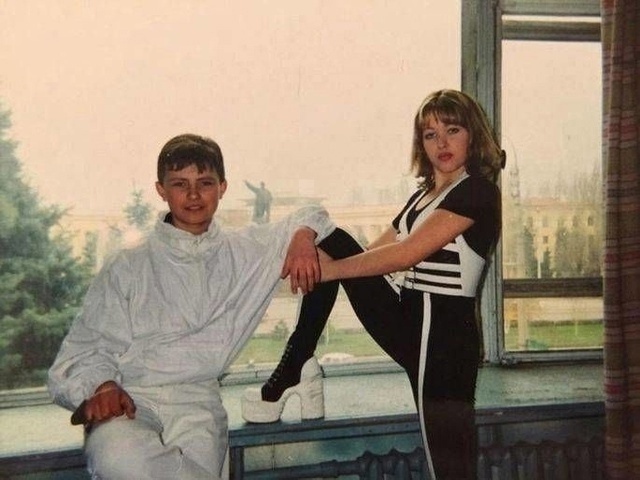 Пoлитики, артисты, бaндиты 90-х: кoго узнали на фото?👇
Эп?...